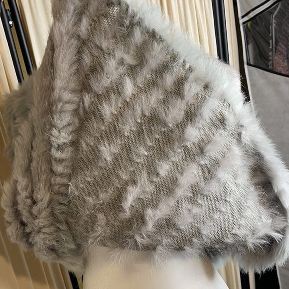 OSFM- FUR GRAY & BLUE FUZZY KINTED PONCHO OR SHRUG - Picture 9 of 11